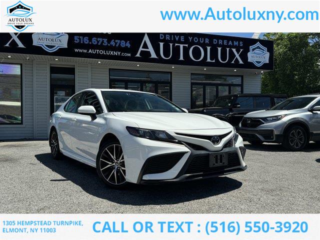 2021 Toyota Camry SE photo