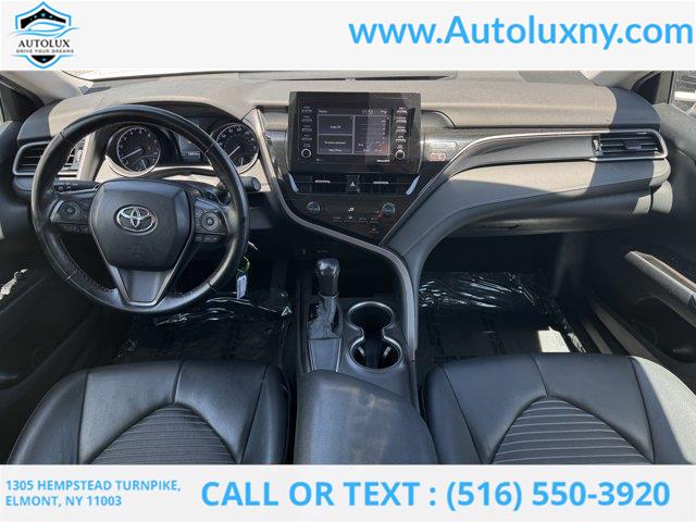 2021 Toyota Camry SE photo