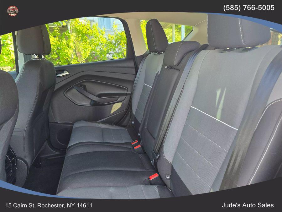 2015 Ford Escape SE Sport Utility 4D photo