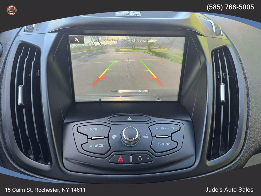 2015 Ford Escape SE Sport Utility 4D photo