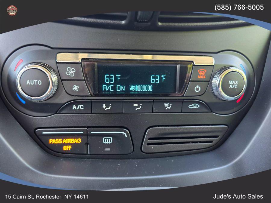 2015 Ford Escape SE Sport Utility 4D photo