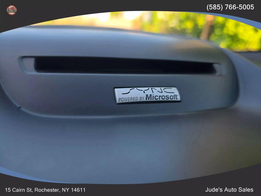 2015 Ford Escape SE Sport Utility 4D photo