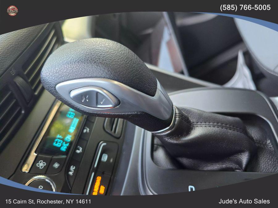 2015 Ford Escape SE Sport Utility 4D photo