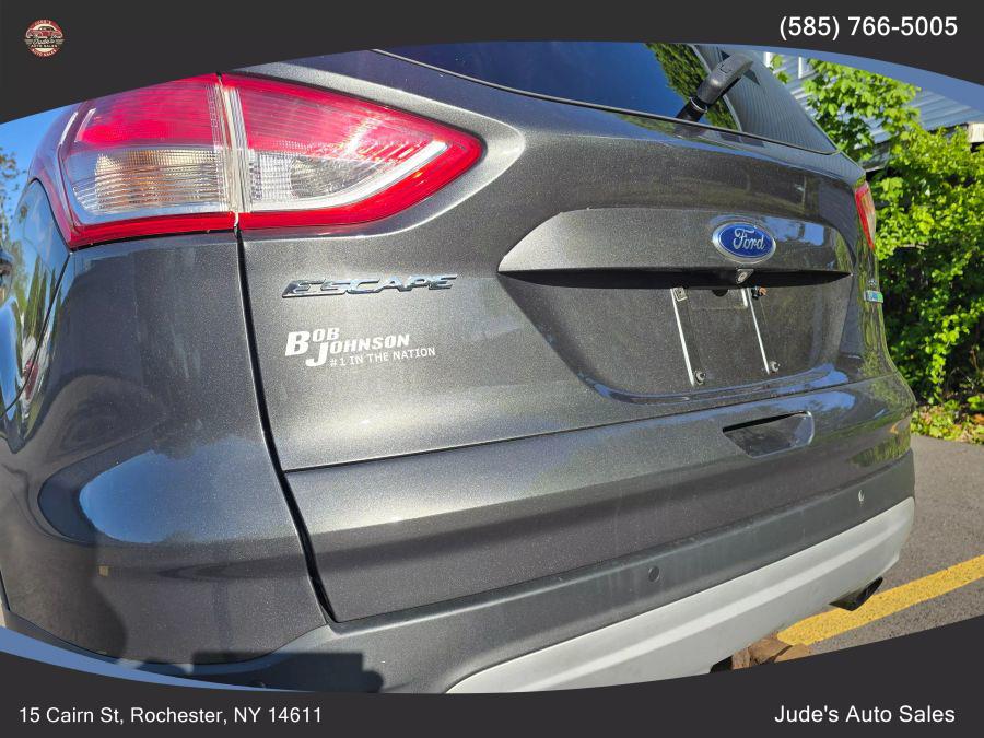 2015 Ford Escape SE Sport Utility 4D photo