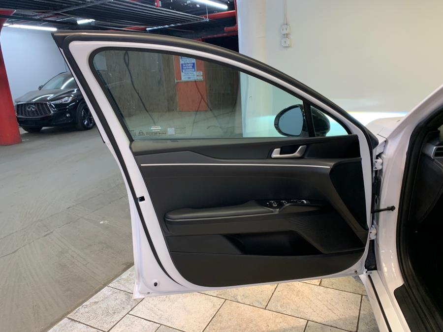 2022 Kia K5 GT-Line Auto FWD photo