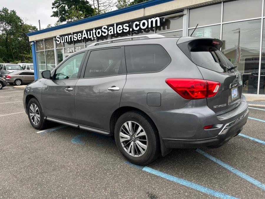 2017 Nissan Pathfinder 4x4 S photo