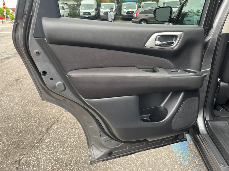 2017 Nissan Pathfinder 4x4 S photo