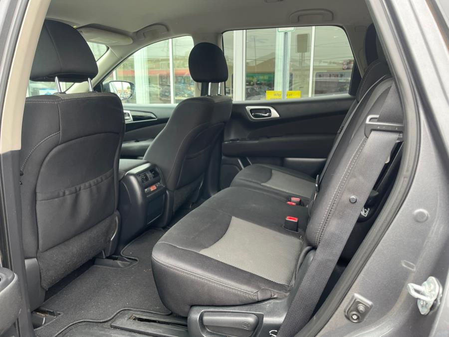 2017 Nissan Pathfinder 4x4 S photo
