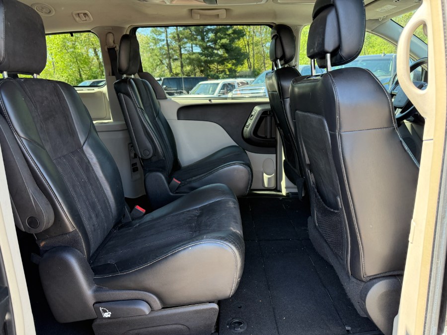 2016 Chrysler Town & Country 4dr Wgn Limited photo