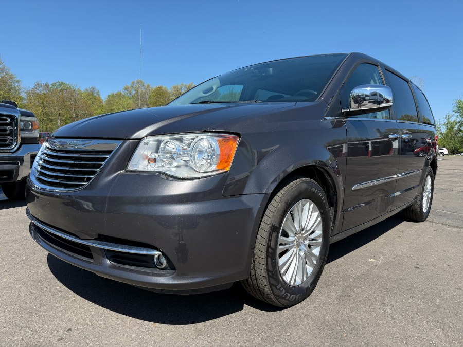 2016 Chrysler Town & Country 4dr Wgn Limited photo