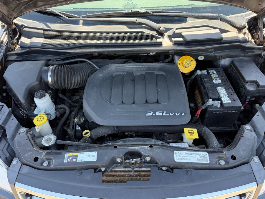 2016 Chrysler Town & Country 4dr Wgn Limited photo