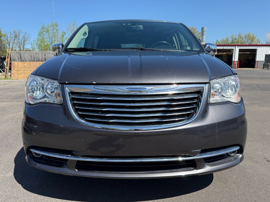 2016 Chrysler Town & Country 4dr Wgn Limited photo
