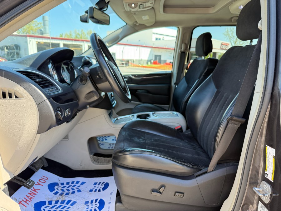 2016 Chrysler Town & Country 4dr Wgn Limited photo