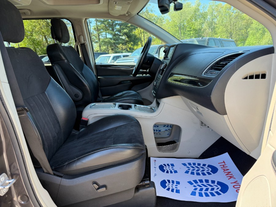 2016 Chrysler Town & Country 4dr Wgn Limited photo