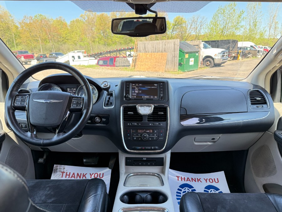 2016 Chrysler Town & Country 4dr Wgn Limited photo
