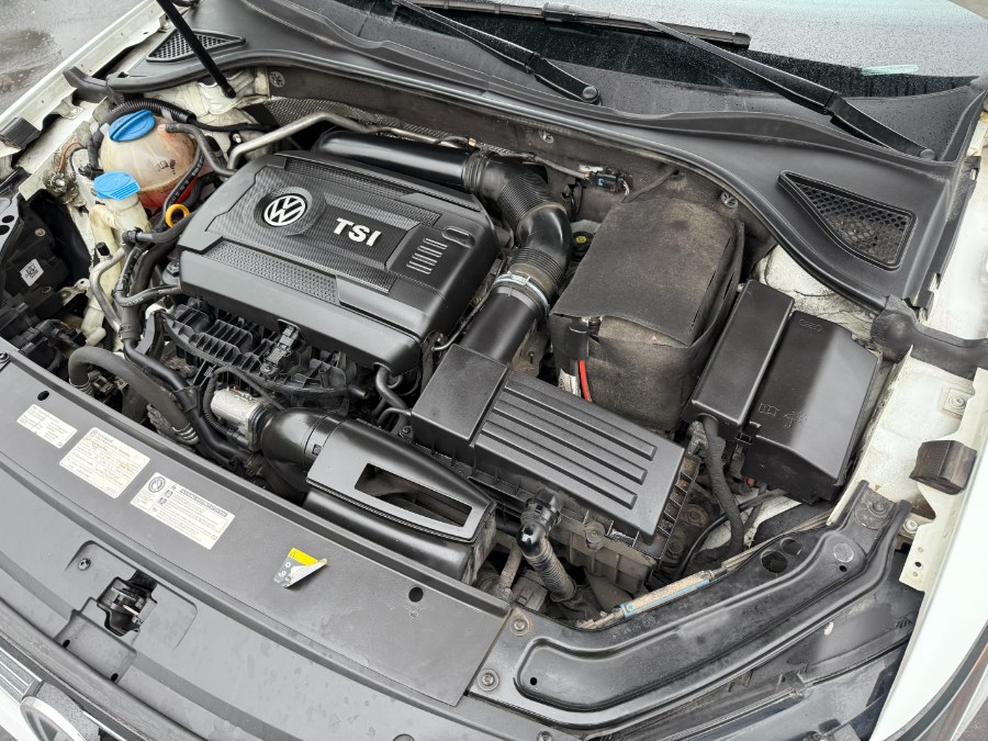 2016 Volkswagen Passat 4dr Sdn 1.8T Auto SEL PZEV photo