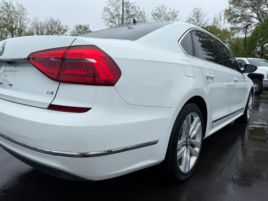 2016 Volkswagen Passat 4dr Sdn 1.8T Auto SEL PZEV photo
