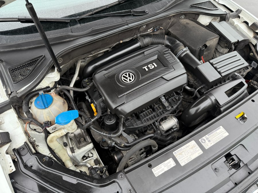 2016 Volkswagen Passat 4dr Sdn 1.8T Auto SEL PZEV photo