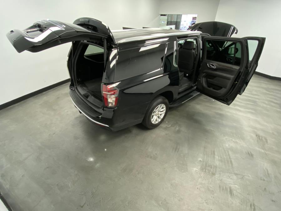 2021 Chevrolet Suburban 4WD 4dr LT photo