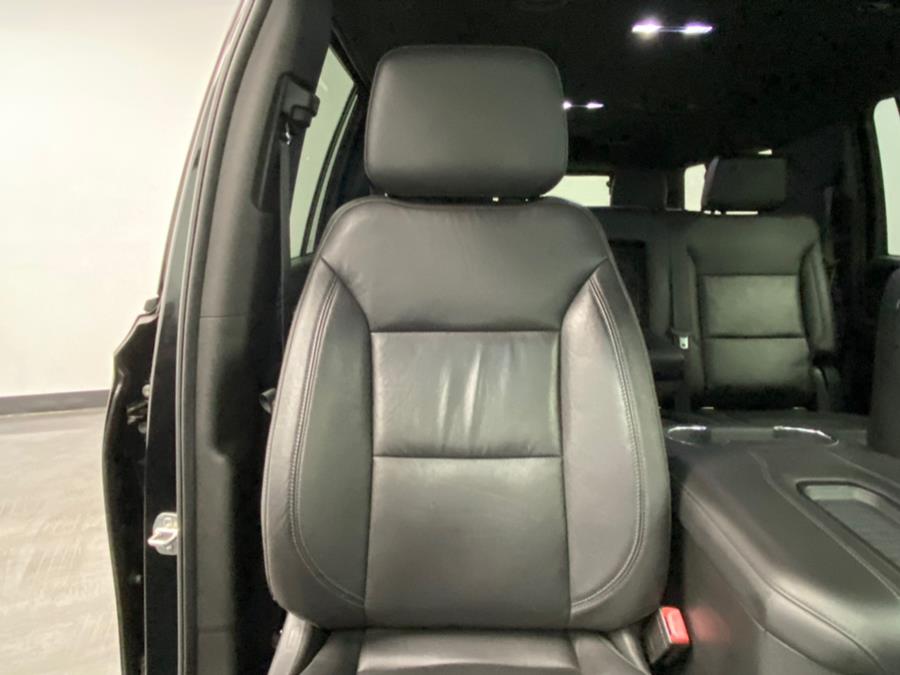 2021 Chevrolet Suburban 4WD 4dr LT photo