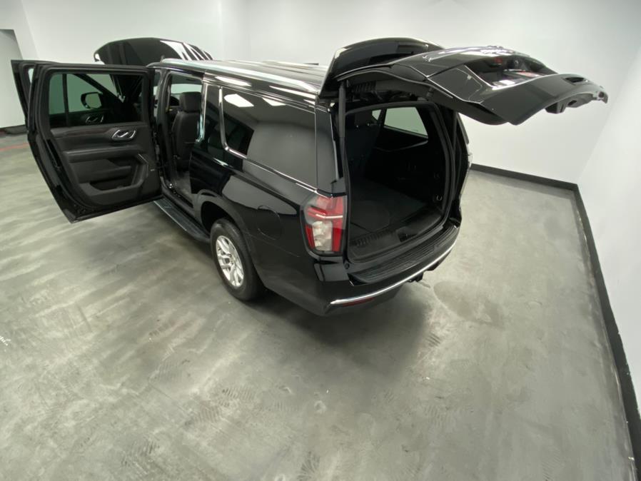 2021 Chevrolet Suburban 4WD 4dr LT photo