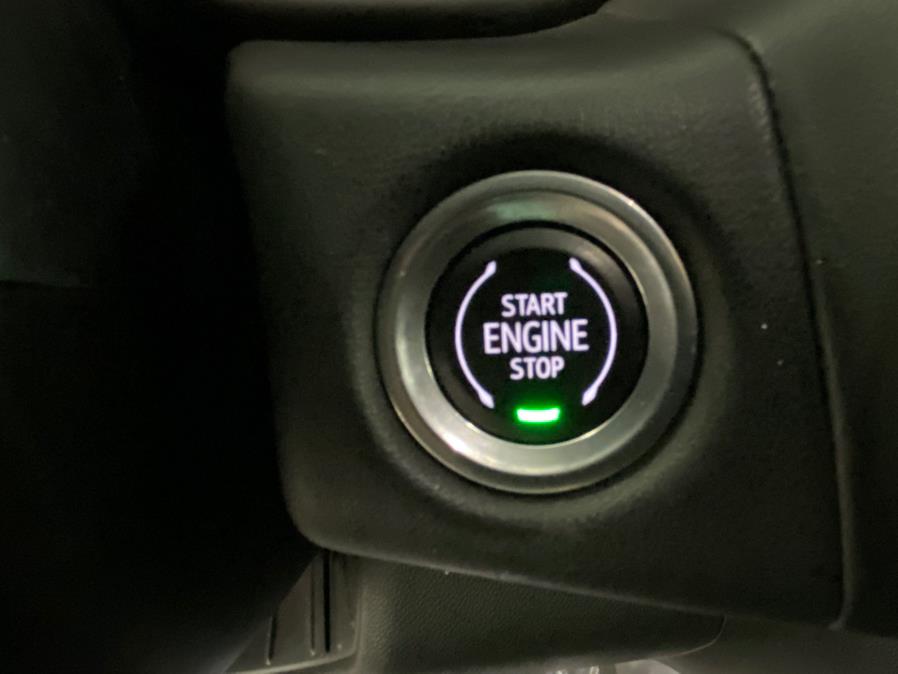2021 Chevrolet Suburban 4WD 4dr LT photo