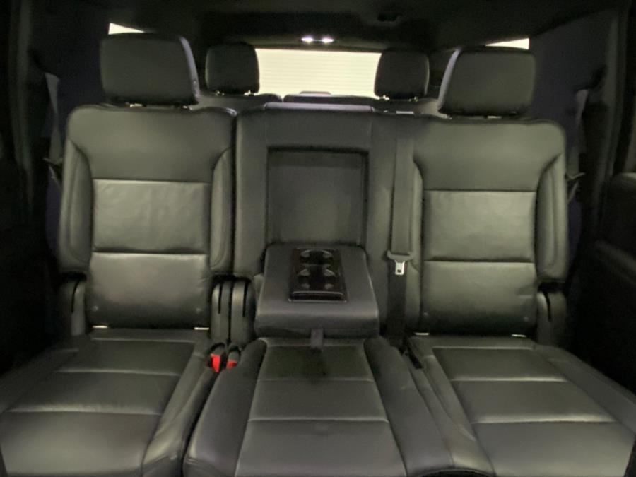 2021 Chevrolet Suburban 4WD 4dr LT photo