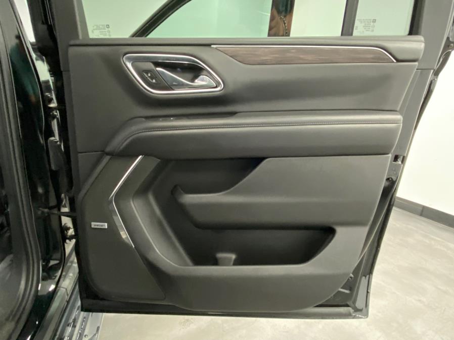 2021 Chevrolet Suburban 4WD 4dr LT photo