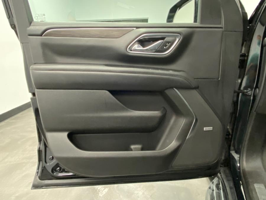 2021 Chevrolet Suburban 4WD 4dr LT photo