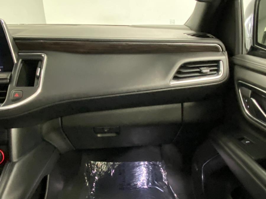 2021 Chevrolet Suburban 4WD 4dr LT photo