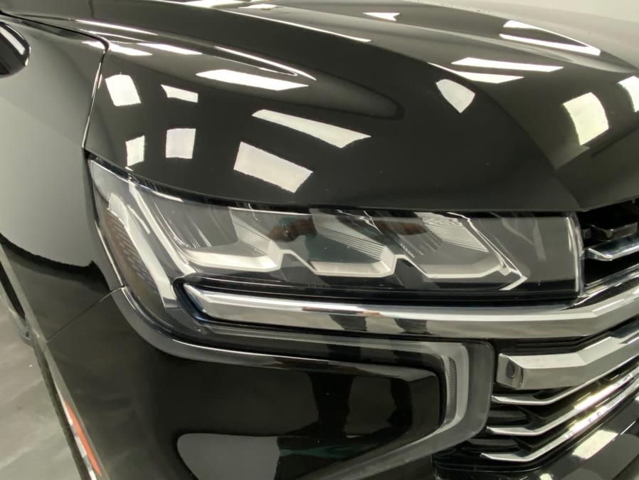 2021 Chevrolet Suburban 4WD 4dr LT photo