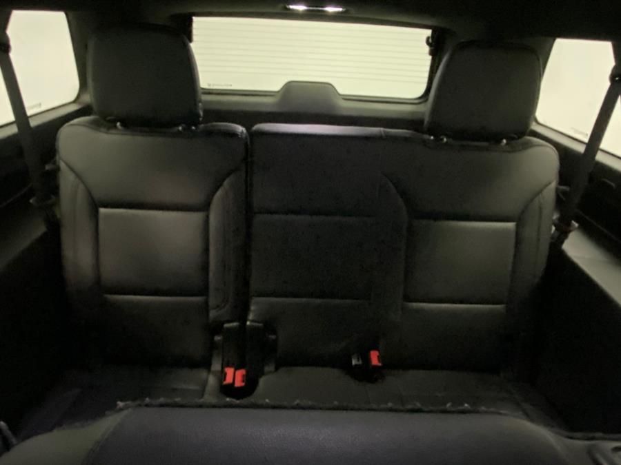 2021 Chevrolet Suburban 4WD 4dr LT photo