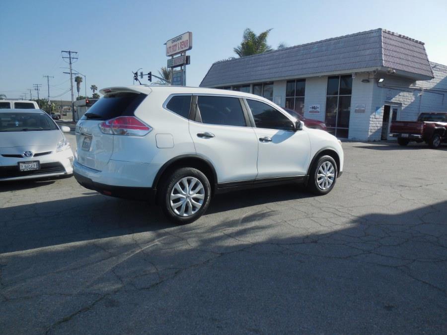 2016 Nissan Rogue FWD 4dr SV photo