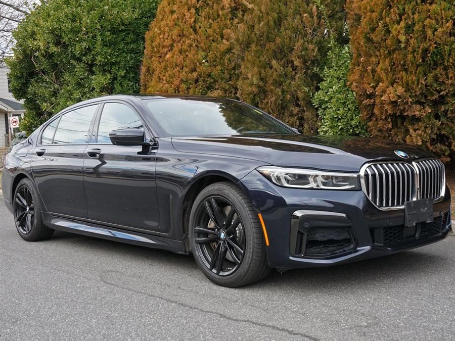 2022 BMW 7-Series 750i xDrive photo