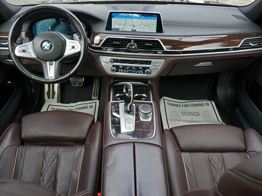 2022 BMW 7-Series 750i xDrive photo