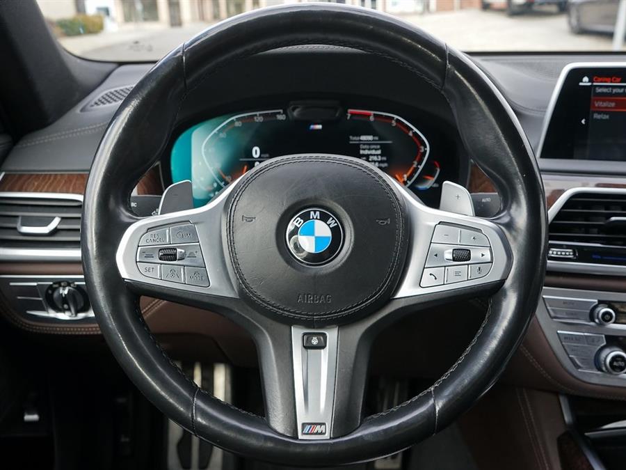 2022 BMW 7-Series 750i xDrive photo