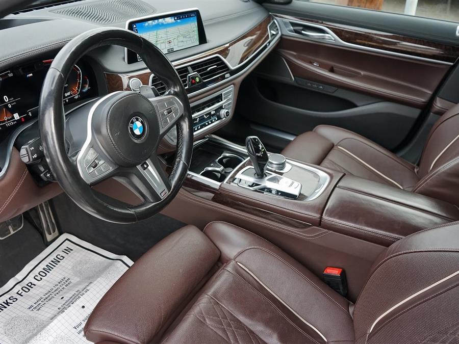 2022 BMW 7-Series 750i xDrive photo
