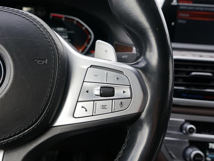 2022 BMW 7-Series 750i xDrive photo
