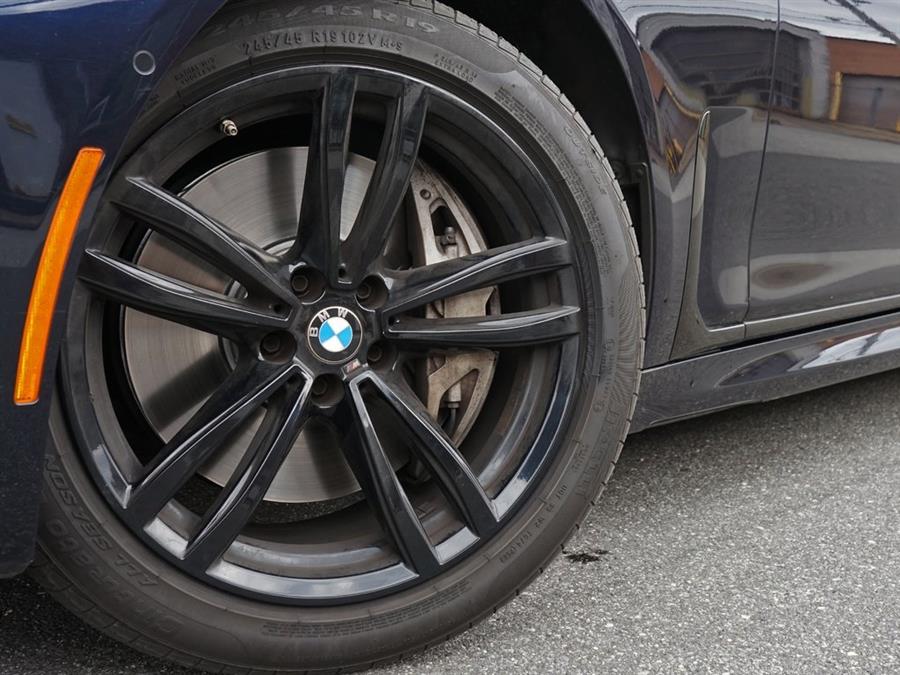 2022 BMW 7-Series 750i xDrive photo