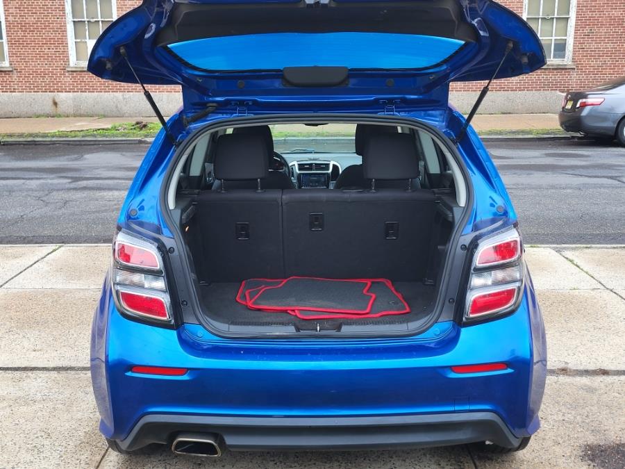 2018 Chevrolet Sonic 5dr HB Manual LT photo