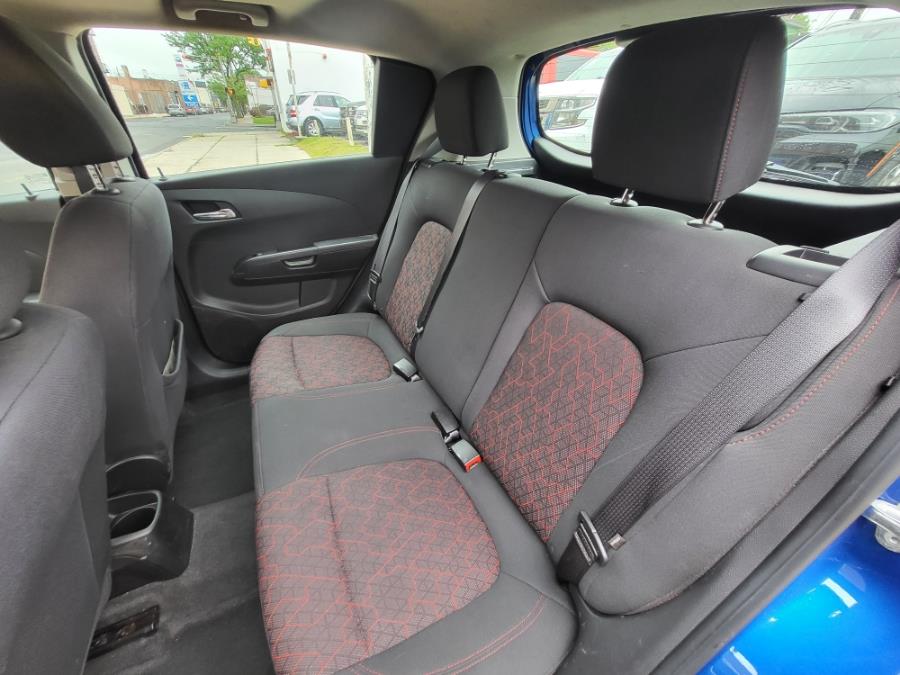 2018 Chevrolet Sonic 5dr HB Manual LT photo