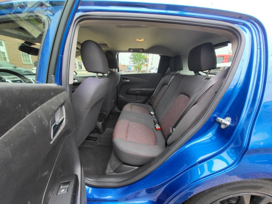 2018 Chevrolet Sonic 5dr HB Manual LT photo