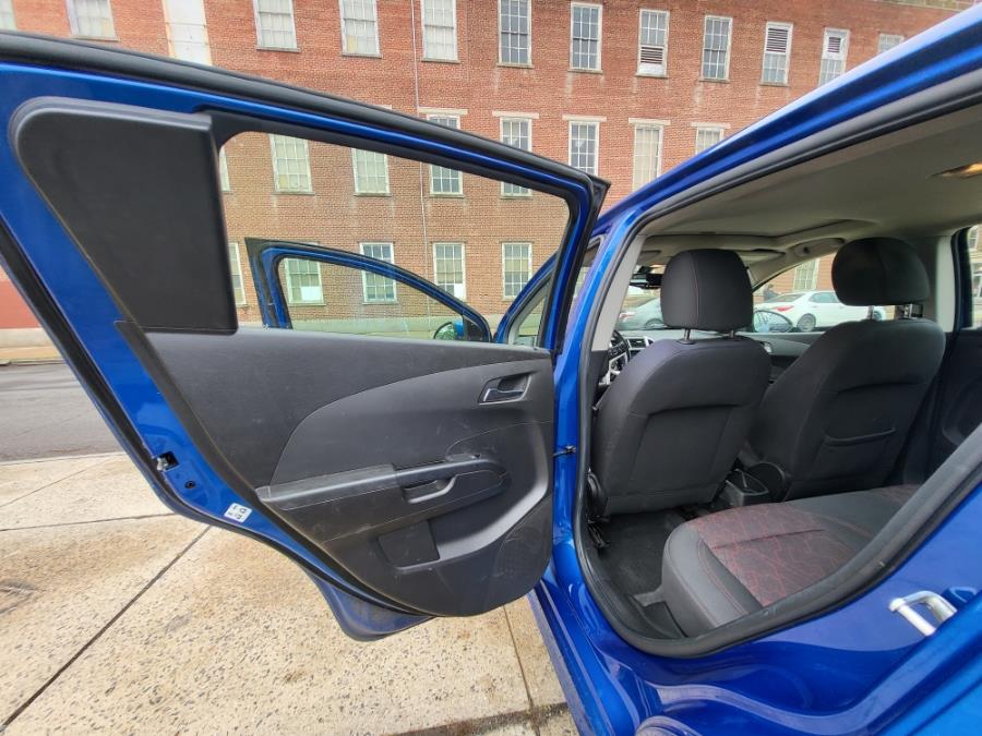 2018 Chevrolet Sonic 5dr HB Manual LT photo