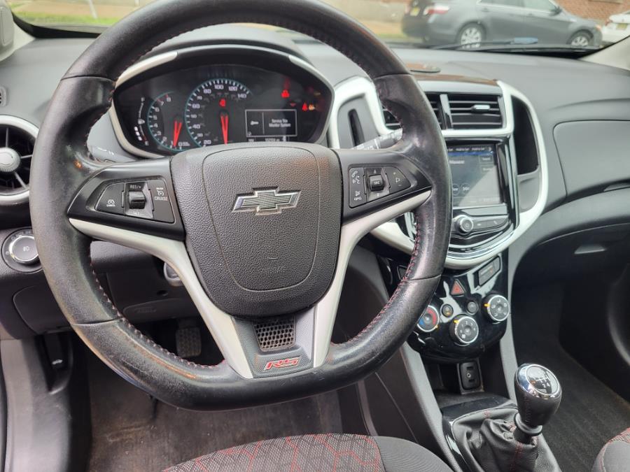 2018 Chevrolet Sonic 5dr HB Manual LT photo