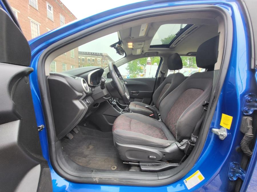 2018 Chevrolet Sonic 5dr HB Manual LT photo