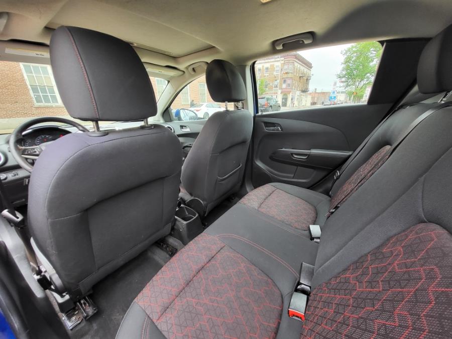 2018 Chevrolet Sonic 5dr HB Manual LT photo