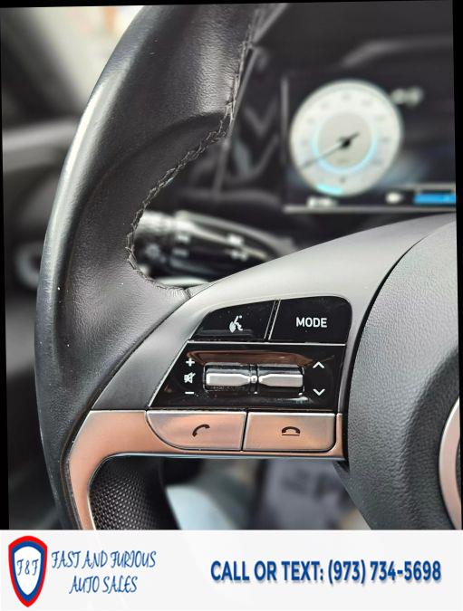 2022 Hyundai Elantra SEL Sedan 4D photo