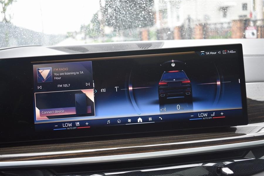 2024 BMW X7 xDrive40i photo
