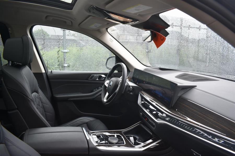 2024 BMW X7 xDrive40i photo
