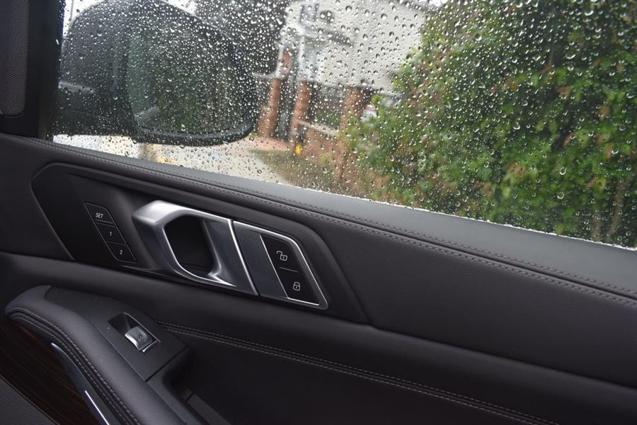 2024 BMW X7 xDrive40i photo